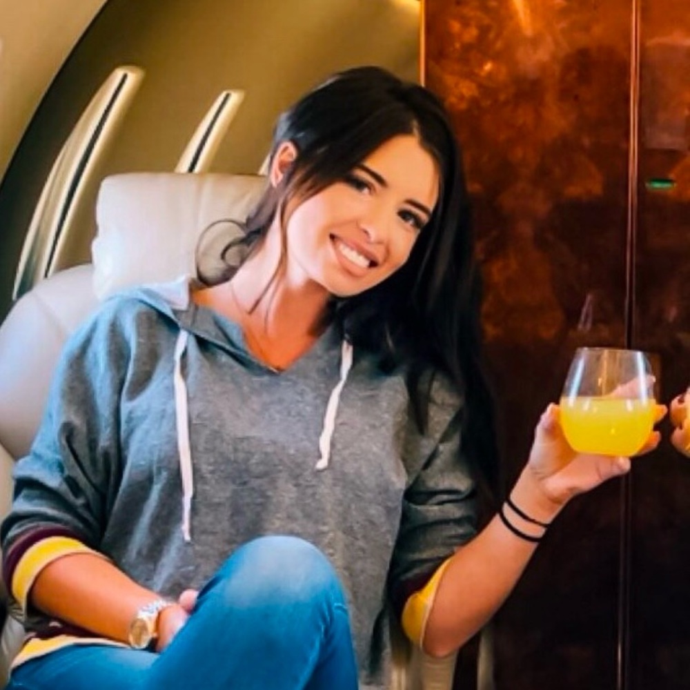 Meet your Posher, Jolie